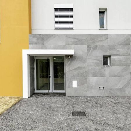 פונשל Luxury Poolside View Apartment מראה חיצוני תמונה