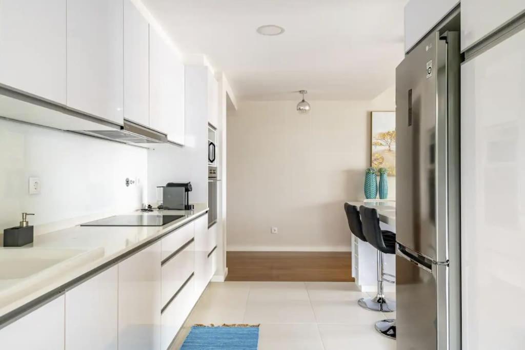 פונשל Luxury Poolside View Apartment מראה חיצוני תמונה